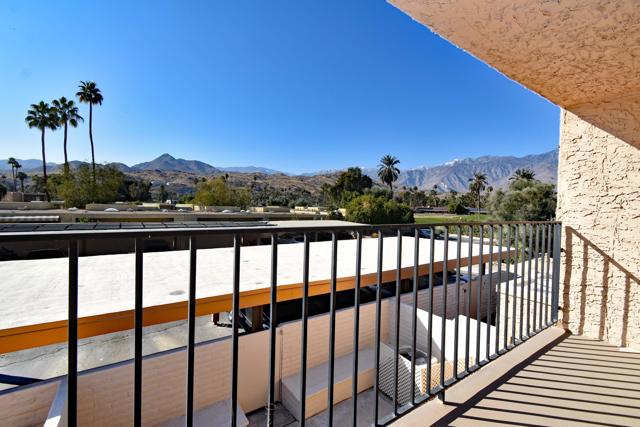 2217 Los Patos Drive, Palm Springs CA: https://media.crmls.org/mediaz/a9dee45a-cb44-4d75-a768-eda6c2182f85.jpg