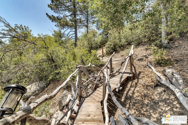 21395 Highway 243, Idyllwild CA: https://media.crmls.org/mediaz/a9deeec0-6af1-4715-8126-a5fa64349776.jpg