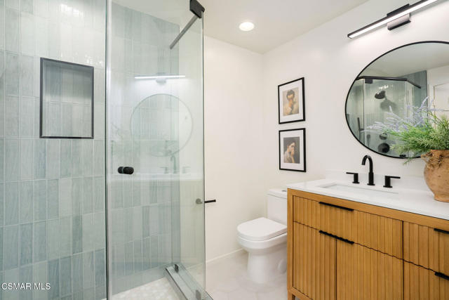17914 Magnolia Boulevard, Encino CA: https://media.crmls.org/mediaz/a9df5017-e37b-43a0-988a-eed632be076b.jpg