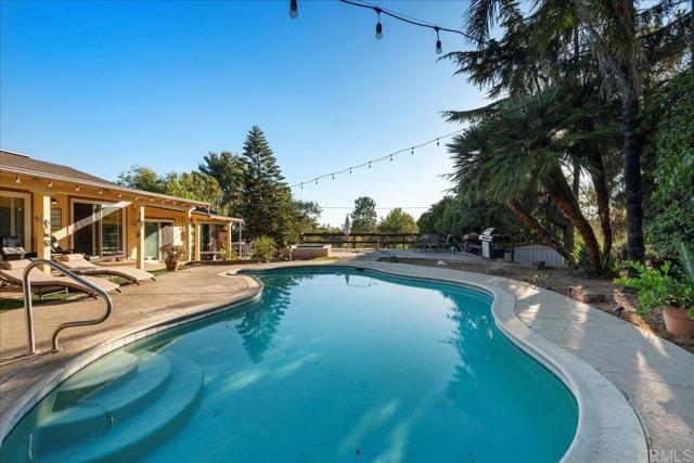 Detail Gallery Image 17 of 23 For 2894 Scenic View Rd, Alpine,  CA 91901 - 3 Beds | 3 Baths