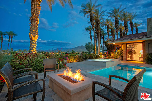 4 Trinity Court, Rancho Mirage CA: https://media.crmls.org/mediaz/a9e0ece2-1d45-4469-8202-4b97005e7f58.jpg