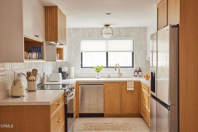Detail Gallery Image 3 of 21 For 5135 W Wooley Rd #3,  Oxnard,  CA 93035 - 1 Beds | 1 Baths