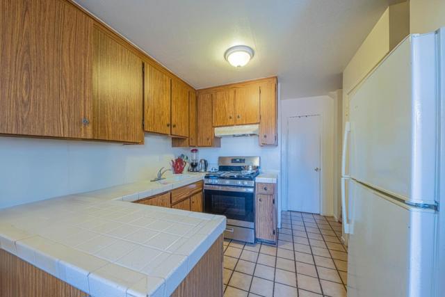 916 Acosta Plaza, Salinas CA: https://media.crmls.org/mediaz/a9e161bb-a643-4262-8b32-1c5a6baec63c.jpg