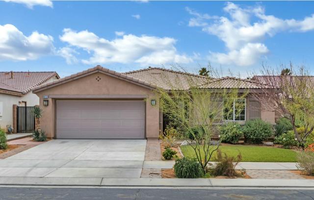 84131 Azzura Way, Indio CA: https://media.crmls.org/mediaz/a9e18cb6-14e0-4e39-b6f6-54657352b2c3.jpg