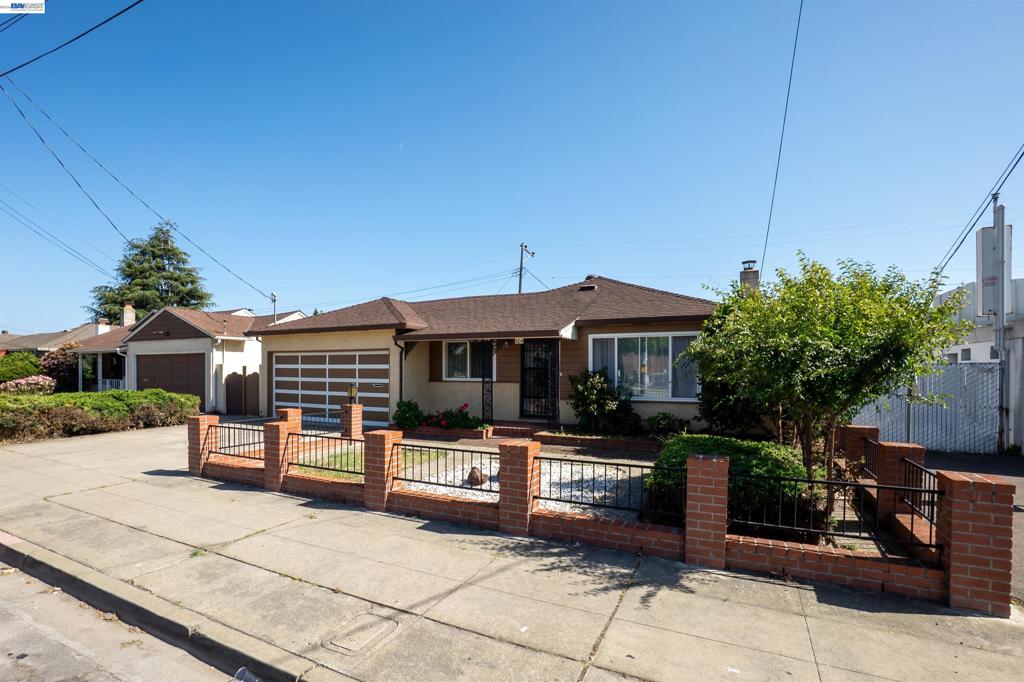 404 Bradrick Dr