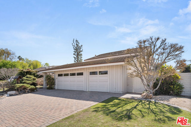 17992 Huntington Circle, Villa Park CA: https://media.crmls.org/mediaz/a9e371d3-612d-41d6-b1b9-85943b222798.jpg
