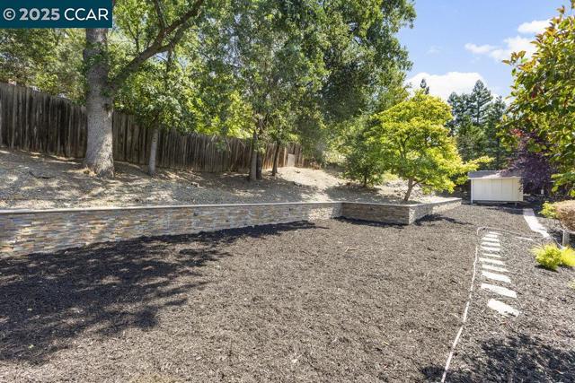 5 Kayser Ct, Walnut Creek CA: https://media.crmls.org/mediaz/a9e3b49b-c6a8-4280-a59a-e2b2d82d0005.jpg