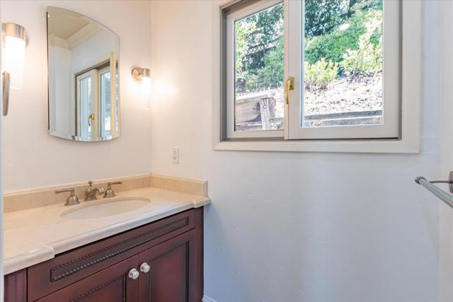5824 Arboretum Drive, Los Altos CA: https://media.crmls.org/mediaz/a9e3f1c3-ee7e-43e0-b4cc-6729699172dc.jpg