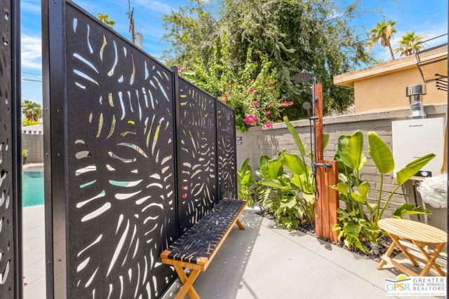1251 E San Lorenzo Road, Palm Springs CA: https://media.crmls.org/mediaz/a9e40b30-6d6d-4daa-bcd0-e837e24df5aa.jpg