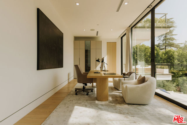 260 S Canyon View Drive, Los Angeles CA: https://media.crmls.org/mediaz/a9e4165e-cb1e-46f0-82ad-0b8f63ee6f75.jpg
