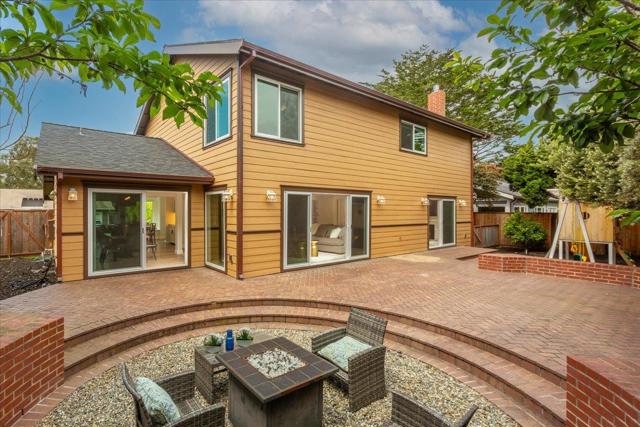 2013 Avignon Place, Half Moon Bay CA: https://media.crmls.org/mediaz/a9e4ffa7-ebeb-43d2-a1e1-55fc942fb810.jpg