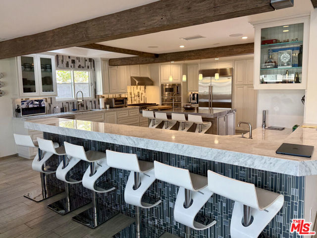 2031 Peninsula Road, Oxnard CA: https://media.crmls.org/mediaz/a9e535dd-7dca-40c9-91c7-cb61128e59af.jpg
