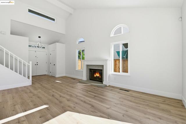 1486 Waverly Way, Pittsburg CA: https://media.crmls.org/mediaz/a9e53ec5-109a-4aac-8f82-4ddd5d3b388f.jpg