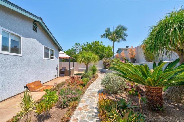 3981 Hatton St, San Diego CA: https://media.crmls.org/mediaz/a9e54b94-dead-4767-b071-492d5601a879.jpg