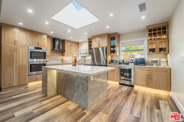 Photo of 4731 Deseret Drive, Woodland Hills, CA 91364