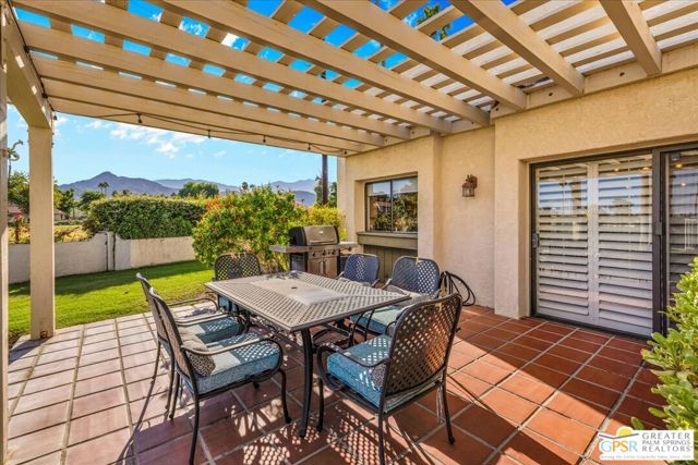 1678 Paseo De La Palma, Palm Springs CA: https://media.crmls.org/mediaz/a9e6bf6b-61d2-49bf-ab25-cf9db0ba93b2.jpg