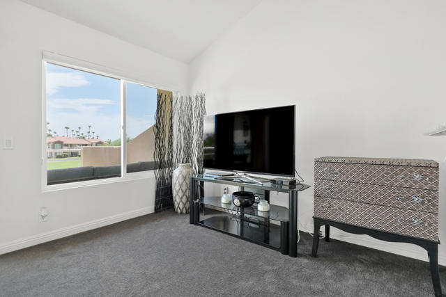 78087 Cobalt Court, La Quinta CA: https://media.crmls.org/mediaz/a9e71329-4e46-4f72-b94b-ced39d012abc.jpg