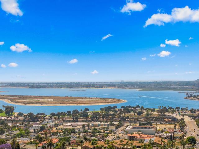 4840 Penrose Ct, San Diego CA: https://media.crmls.org/mediaz/a9e785ed-9fe2-4d00-b77b-2e0f61002f00.jpg