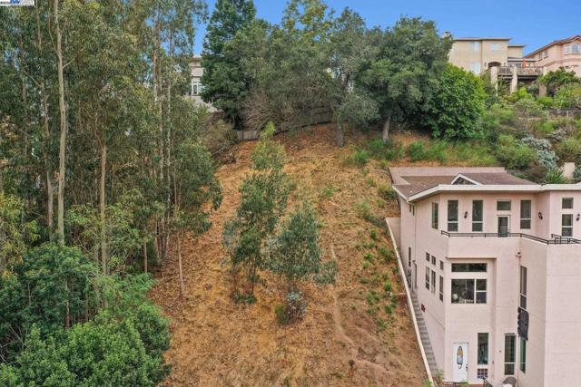 209 Sheridan Rd, Oakland CA: https://media.crmls.org/mediaz/a9e7c8c0-c43d-4de8-a277-fb185af0e610.jpg