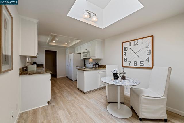 Image 14 of 37 For 2137 Presidio Ct