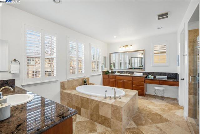 2396 Keats Ln, San Ramon CA: https://media.crmls.org/mediaz/a9e8e64d-f40f-43c3-bb9c-1dca2bdd0e45.jpg