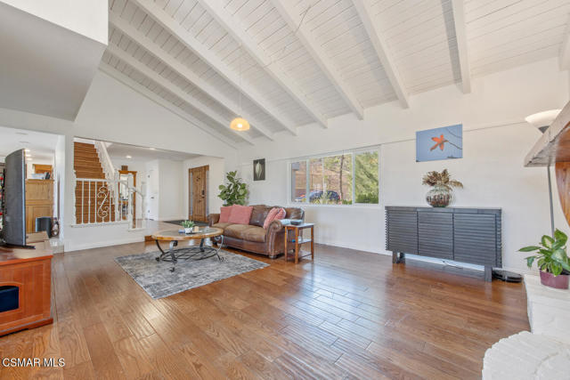 3166 Sycamore Drive, Simi Valley CA: https://media.crmls.org/mediaz/a9e92eda-ea36-4fe7-8a41-ad220370284a.jpg