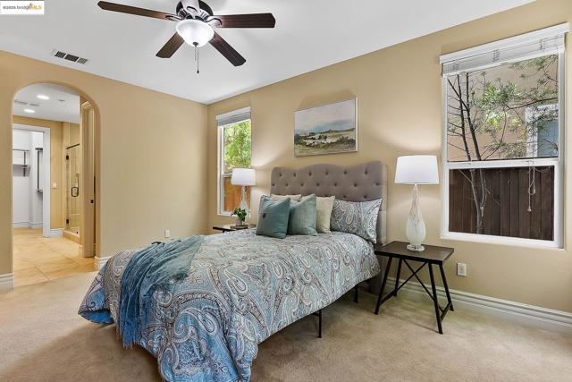 1101 Lafite Ct, Brentwood CA: https://media.crmls.org/mediaz/a9e9b5c2-775d-41af-8ecb-354a32fcb483.jpg