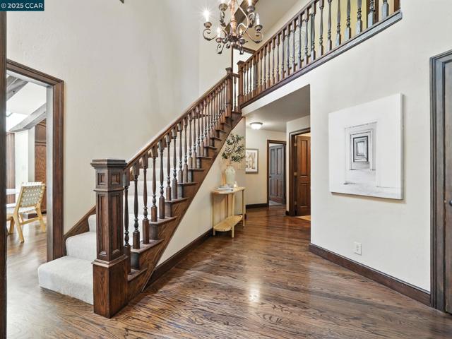 66 Ambleside Court, Danville CA: https://media.crmls.org/mediaz/a9ea91dc-f2c0-47cf-9072-4e7b03c86f1e.jpg