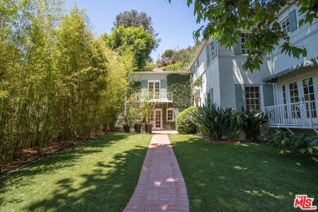 2055 Outpost Drive, Los Angeles CA: https://media.crmls.org/mediaz/a9ea93de-049a-474f-bc86-ac1115b6f73f.jpg