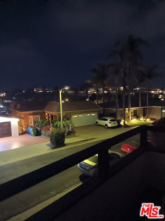 8352 Zitola Terrace, Playa del Rey CA: https://media.crmls.org/mediaz/a9ea9a9f-95e7-4263-a215-036ce61f78ce.jpg
