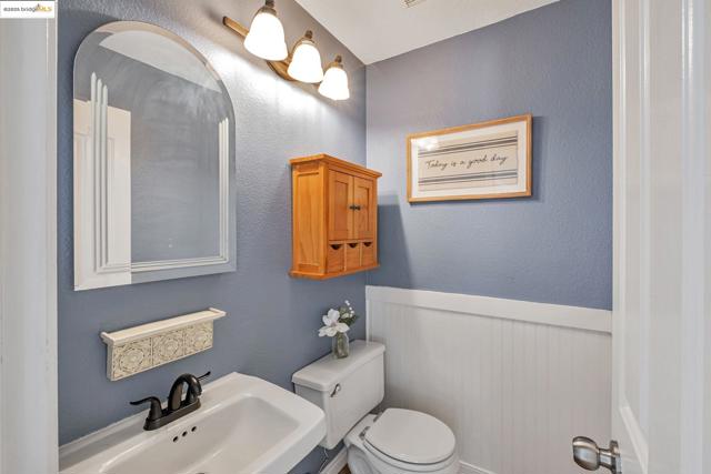 85 Duckhorn Place, Oakley CA: https://media.crmls.org/mediaz/a9eab1e3-de35-42e6-9d97-4609310c26fa.jpg