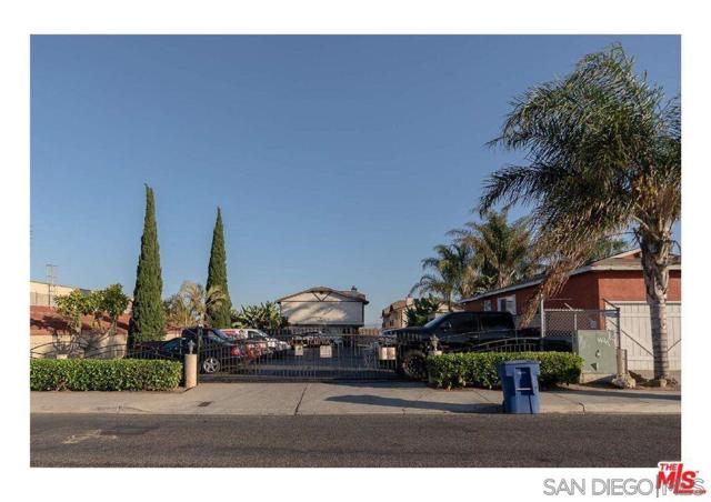 1332 LA TEMPRA CORTE, Chula Vista CA: https://media.crmls.org/mediaz/a9eae872-c49c-482b-b774-657ab9cca94b.jpg