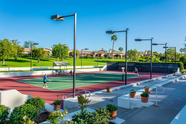 79953 Rancho La Quinta Drive, La Quinta CA: https://media.crmls.org/mediaz/a9eb2e73-d047-47b1-8321-a841b2b452ba.jpg