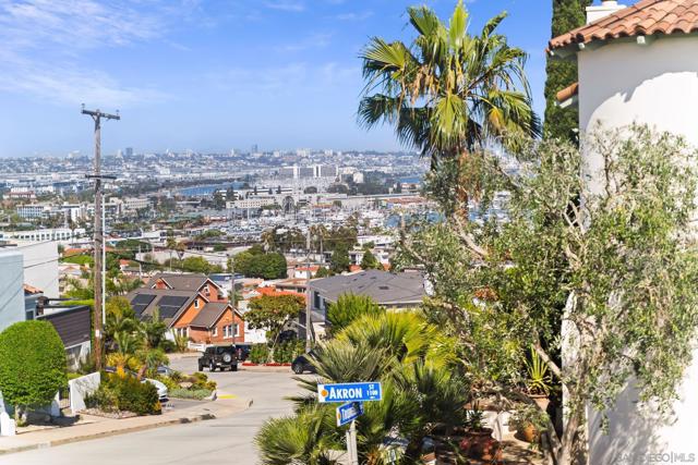 3301 Trumbull St, San Diego CA: https://media.crmls.org/mediaz/a9eb403f-a6b2-4e74-945d-81482b338ff1.jpg