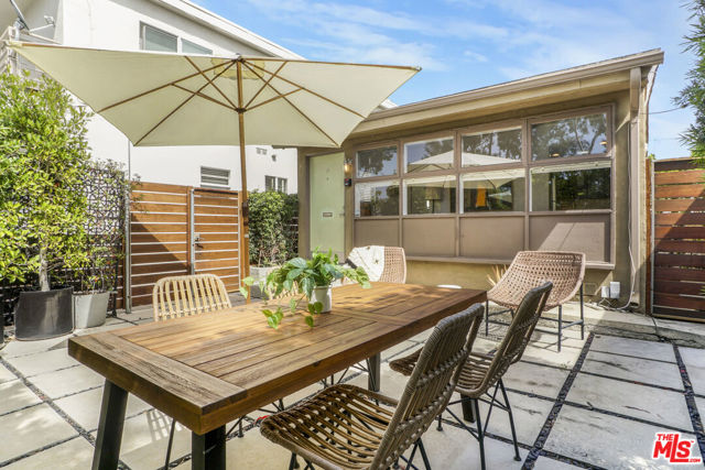 2404 Ocean Park Boulevard, Santa Monica CA: https://media.crmls.org/mediaz/a9eb61db-ed63-4399-aec8-a840ff61cf7d.jpg