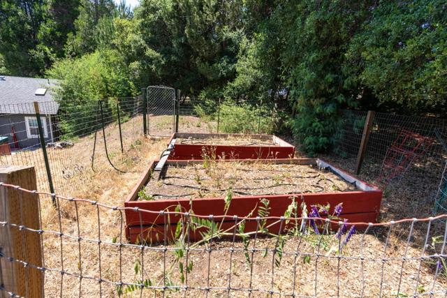 2165 Cox Road, Aptos CA: https://media.crmls.org/mediaz/a9eb634d-a5f6-4d5d-b0df-a7dced5acc1e.jpg