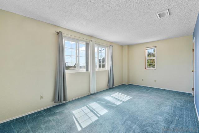 1173 Oasis Ave, Chula Vista CA: https://media.crmls.org/mediaz/a9ec3d2a-2f12-44e9-bf41-e2cfbe45fdd5.jpg