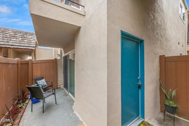 138 S Bryn Mawr Street, Ventura CA: https://media.crmls.org/mediaz/a9ec3ed9-1f07-40e0-bfc1-a17c137d6c45.jpg