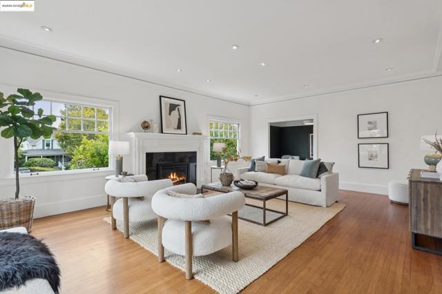 3 Craig Ave, Piedmont CA: https://media.crmls.org/mediaz/a9ec4f03-4f13-4791-90c4-155e697cfc4a.jpg
