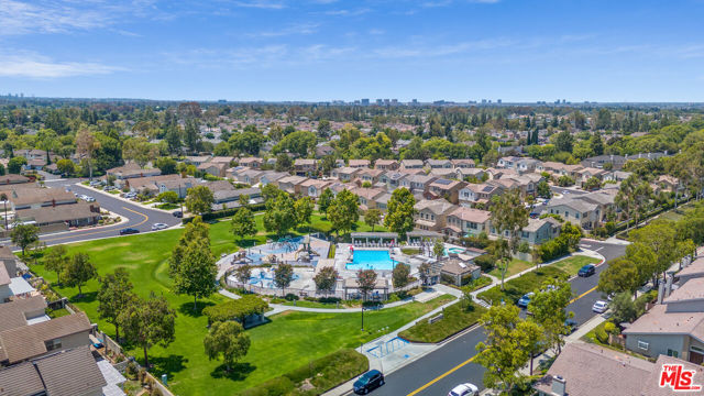 46 Eagle, Irvine CA: https://media.crmls.org/mediaz/a9eddc32-3d15-4e78-85a4-99d22929171b.jpg