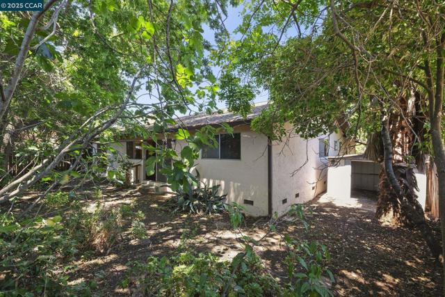 2054 Newton Way, Concord CA: https://media.crmls.org/mediaz/a9ee1d09-0189-402d-98ed-f67d728bff99.jpg