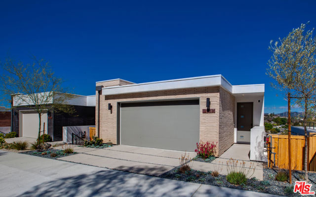 1645 N Bruce Court, Los Angeles CA: https://media.crmls.org/mediaz/a9ee2a07-0f05-486e-917e-8544e76c39dd.jpg