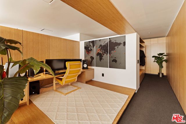 1155 S Grand Avenue, Los Angeles CA: https://media.crmls.org/mediaz/a9ee9d21-6f21-4c9f-8401-2f2911a9b800.jpg