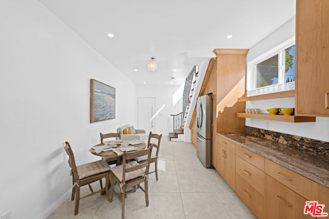 10623 W Olympic Boulevard, Los Angeles CA: https://media.crmls.org/mediaz/a9eeffd5-6b28-43a1-9a81-65ede69b2d2a.jpg