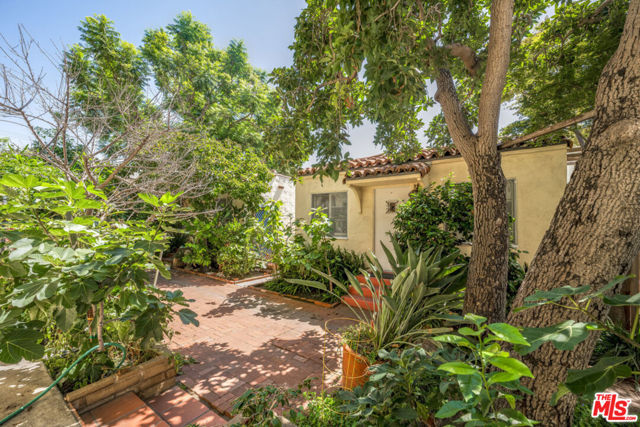 1427 Euclid Street photo 3