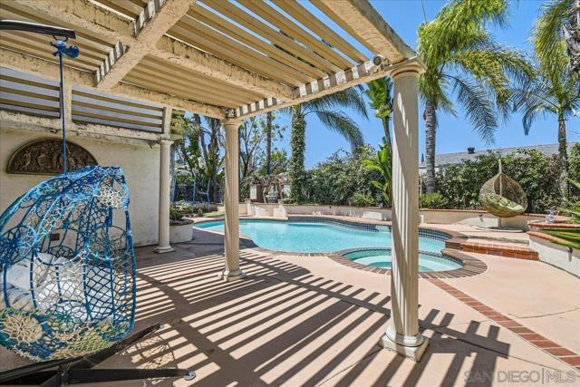 13422 Little Dawn Ln, Poway CA: https://media.crmls.org/mediaz/a9ef4bb0-3a86-4bbf-99d2-02e1b83294ca.jpg