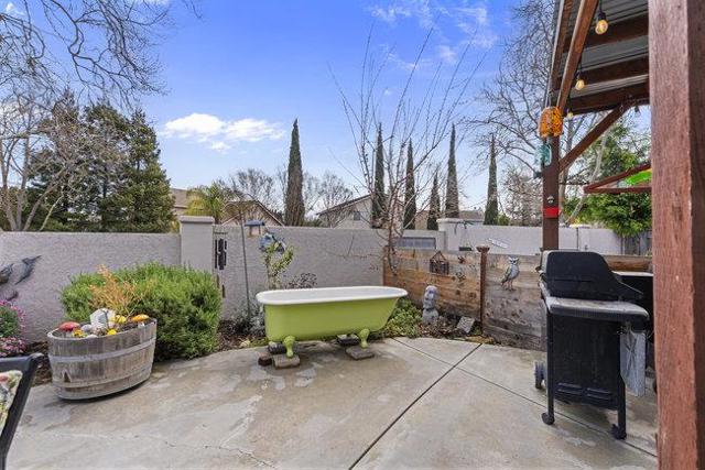 1980 Ponderosa Court, Hollister CA: https://media.crmls.org/mediaz/a9efd581-b626-45bd-8598-fef8ee1ef4f0.jpg