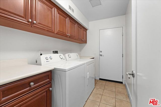 6010 Celedon, Playa Vista CA: https://media.crmls.org/mediaz/a9f0273c-f328-4d81-bee8-7c3c599a2a52.jpg