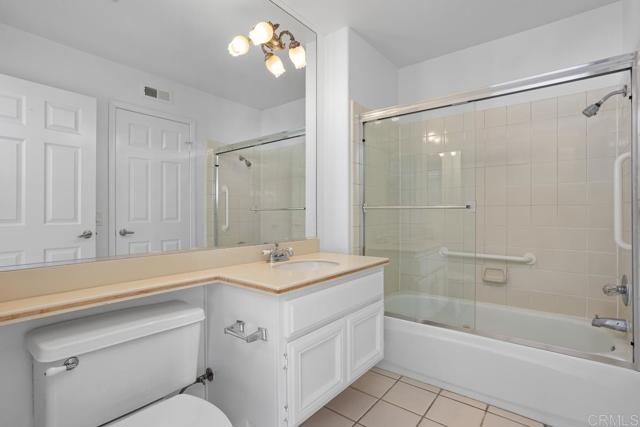 4905 Alicante Way, Oceanside CA: https://media.crmls.org/mediaz/a9f070a2-df1d-457d-8f32-cc3f8361ef84.jpg