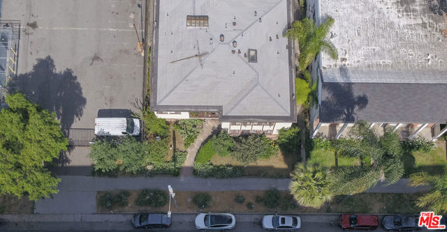 Image 14 of 19 For 674 Catalina Street